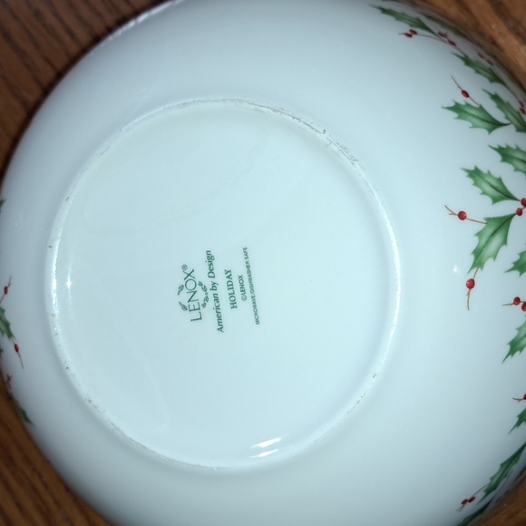 Lenox Holiday.  Home Is Where The Heart Is Bowl  Ivory with green holly and red - Picture 6 of 6